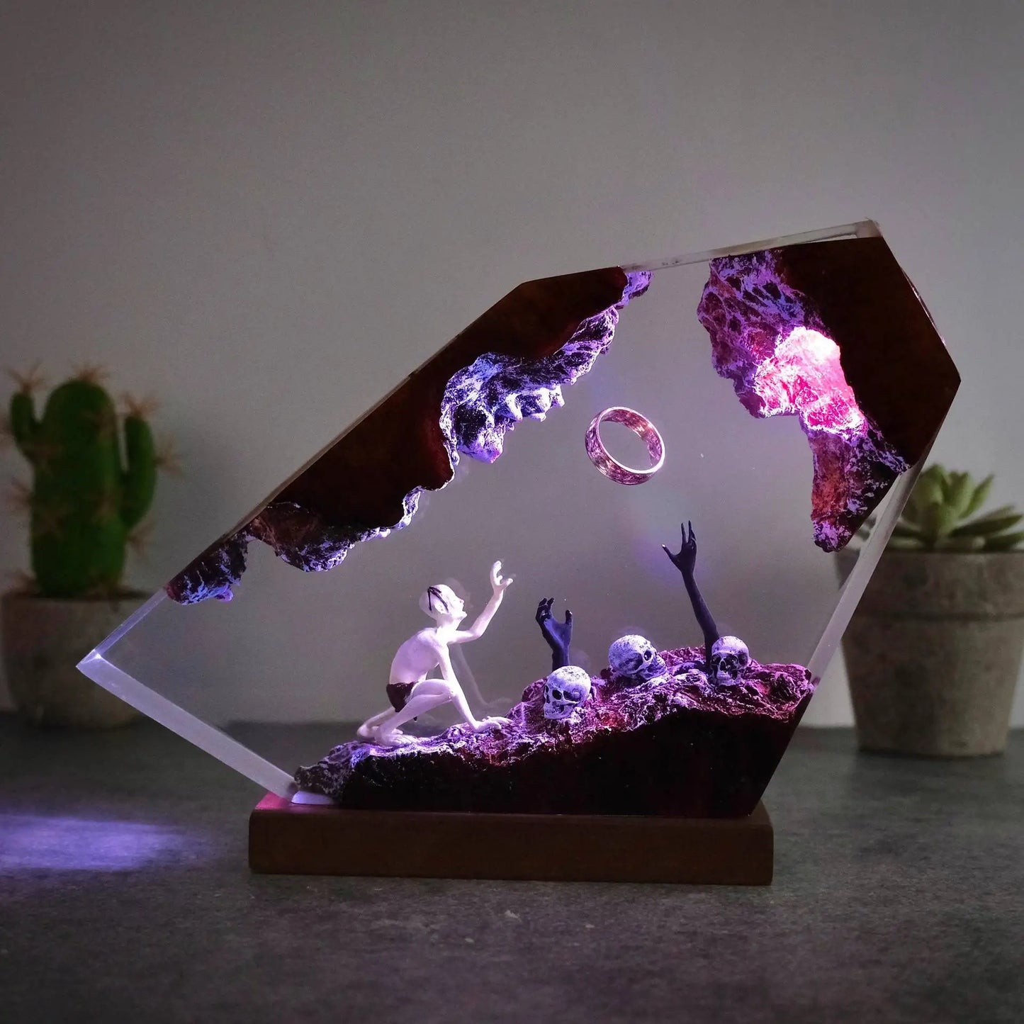 Forged Ring Resin Lamp – Handcrafted Fantasy Night Light