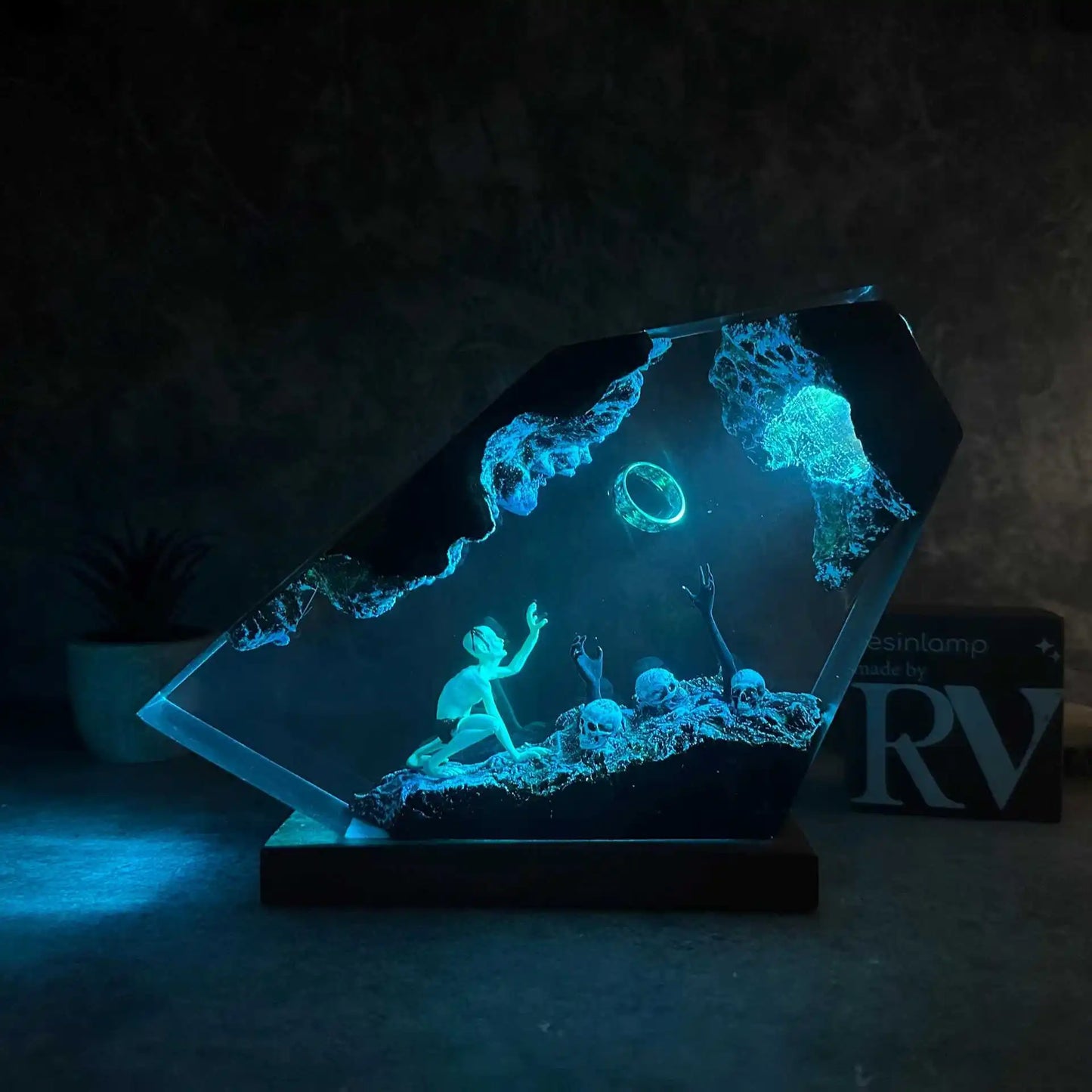 Forged Ring Resin Lamp – Handcrafted Fantasy Night Light